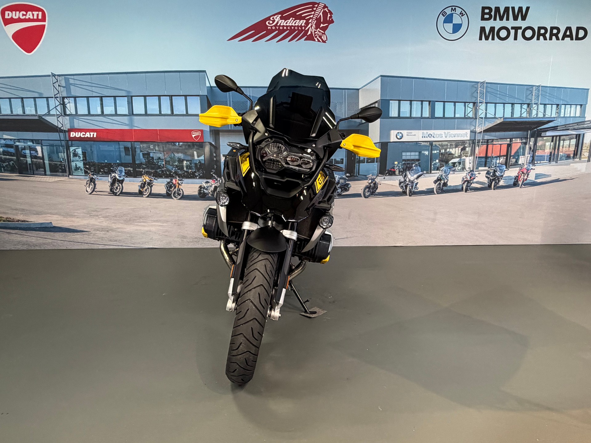 BMW R 1250 GS-image-1