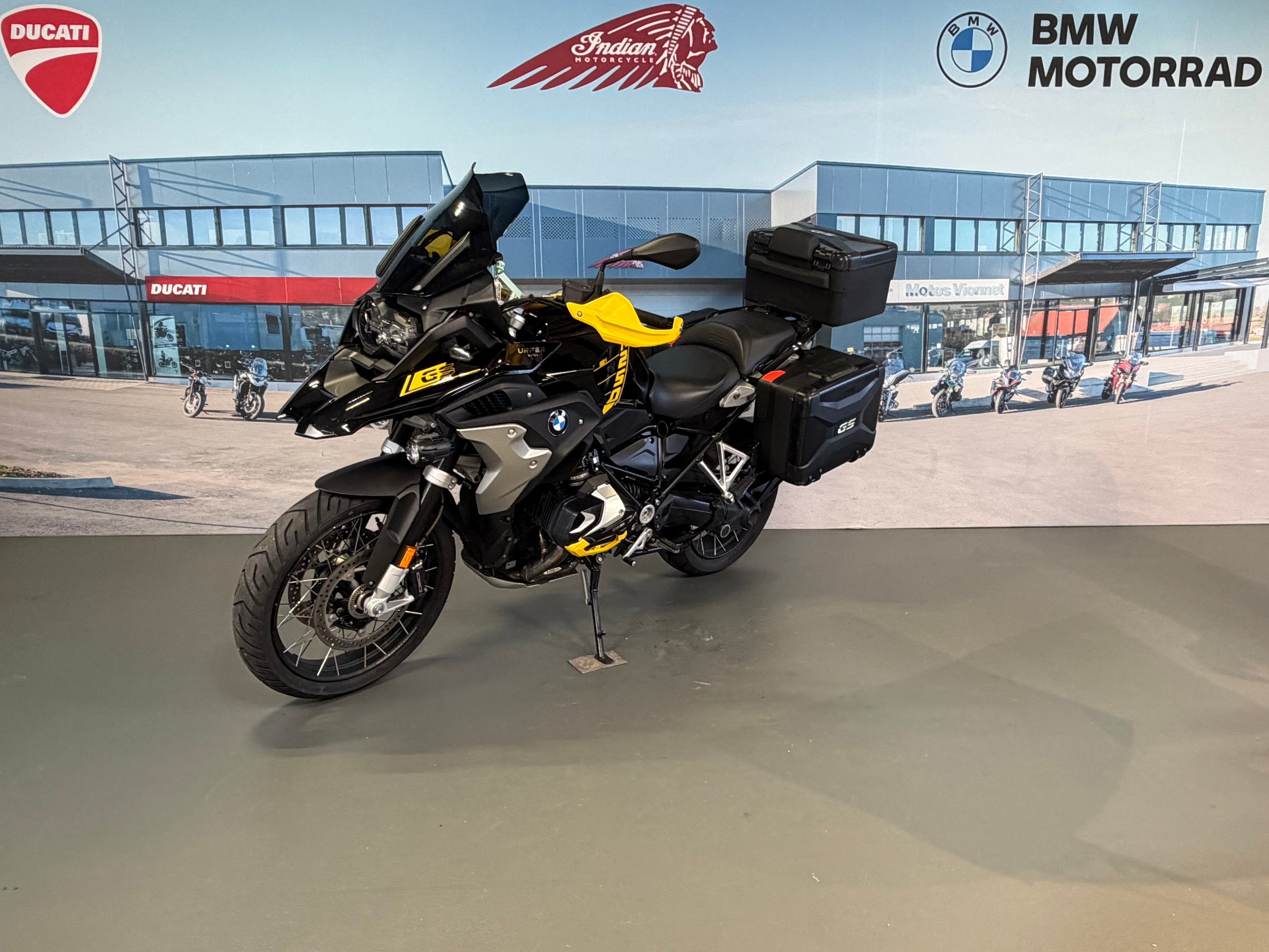BMW R 1250 GS-image-2