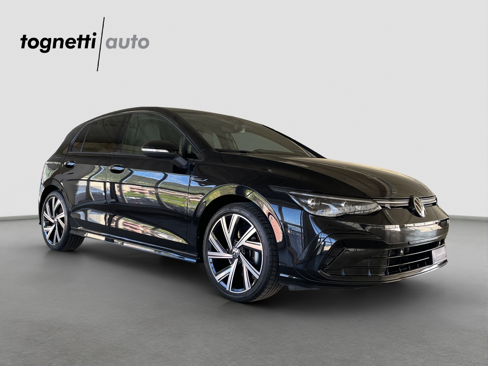 VW Golf 1.5 eTSI mHEV ACT R-Line 75 Edition DSG-showroom-element-1