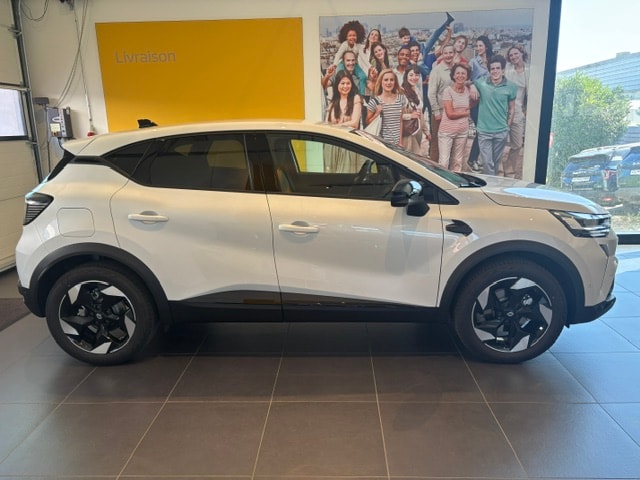 RENAULT Captur 1.8 E-Tech 160 Techno DHT-showroom-element-3