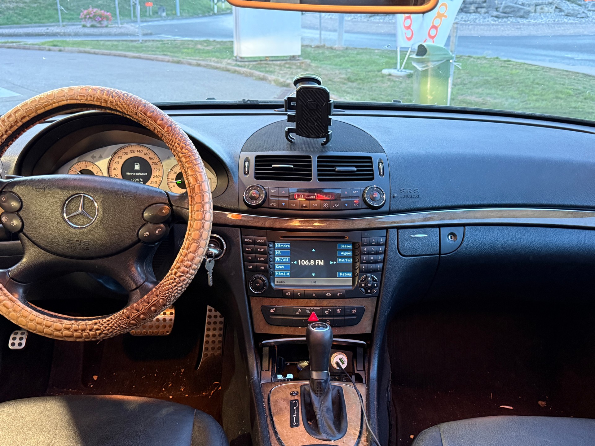 MERCEDES-BENZ E 280 Avantgarde-image-6