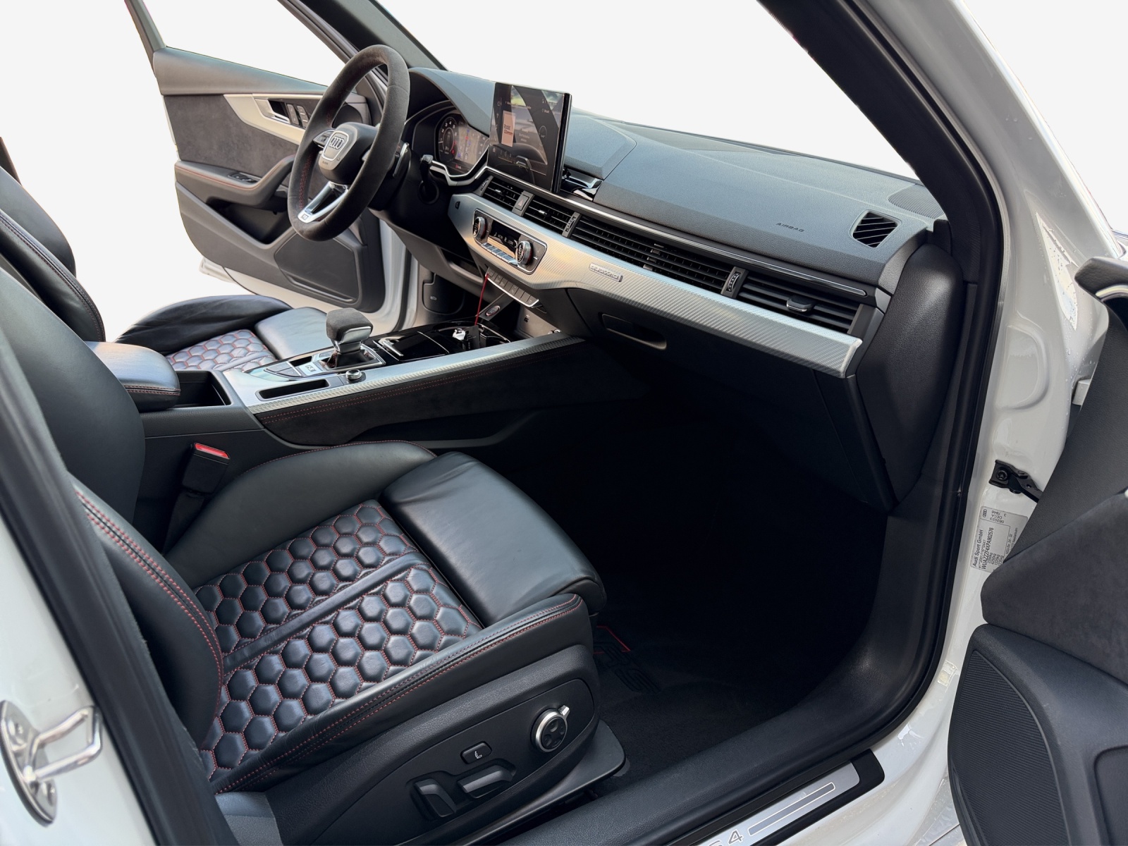 AUDI RS4 Avant quattro tiptronic-image-14