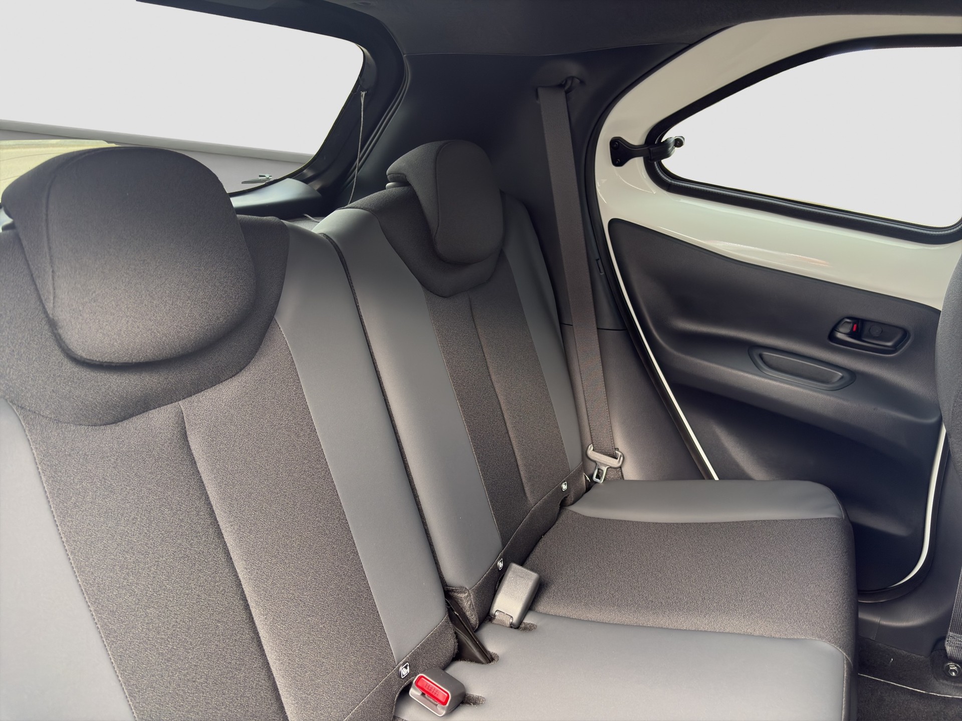 TOYOTA Aygo X 1.5 GR Sport e-CVT-image-18