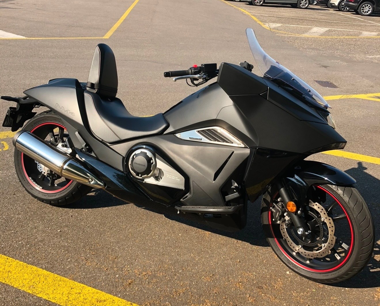 HONDA NM4 Vultus-image-0
