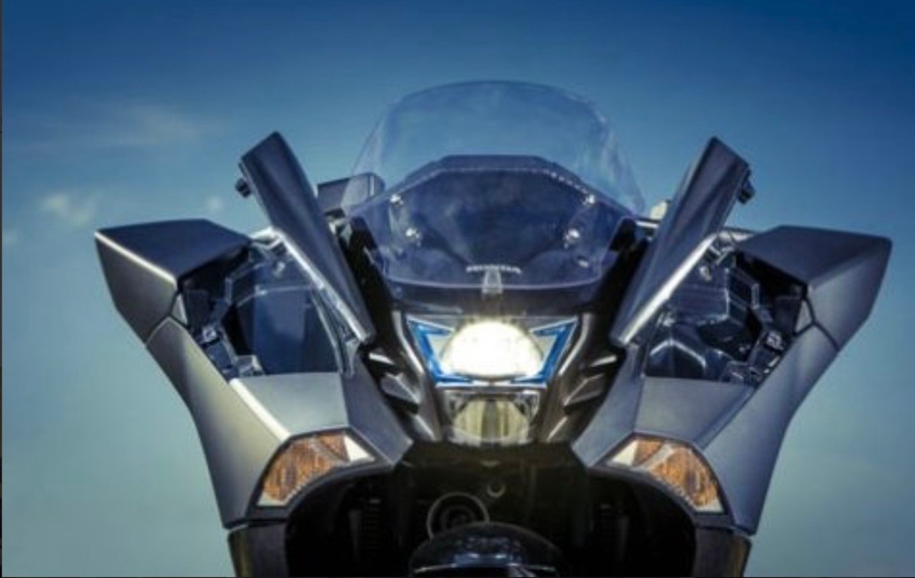 HONDA NM4 Vultus-image-9
