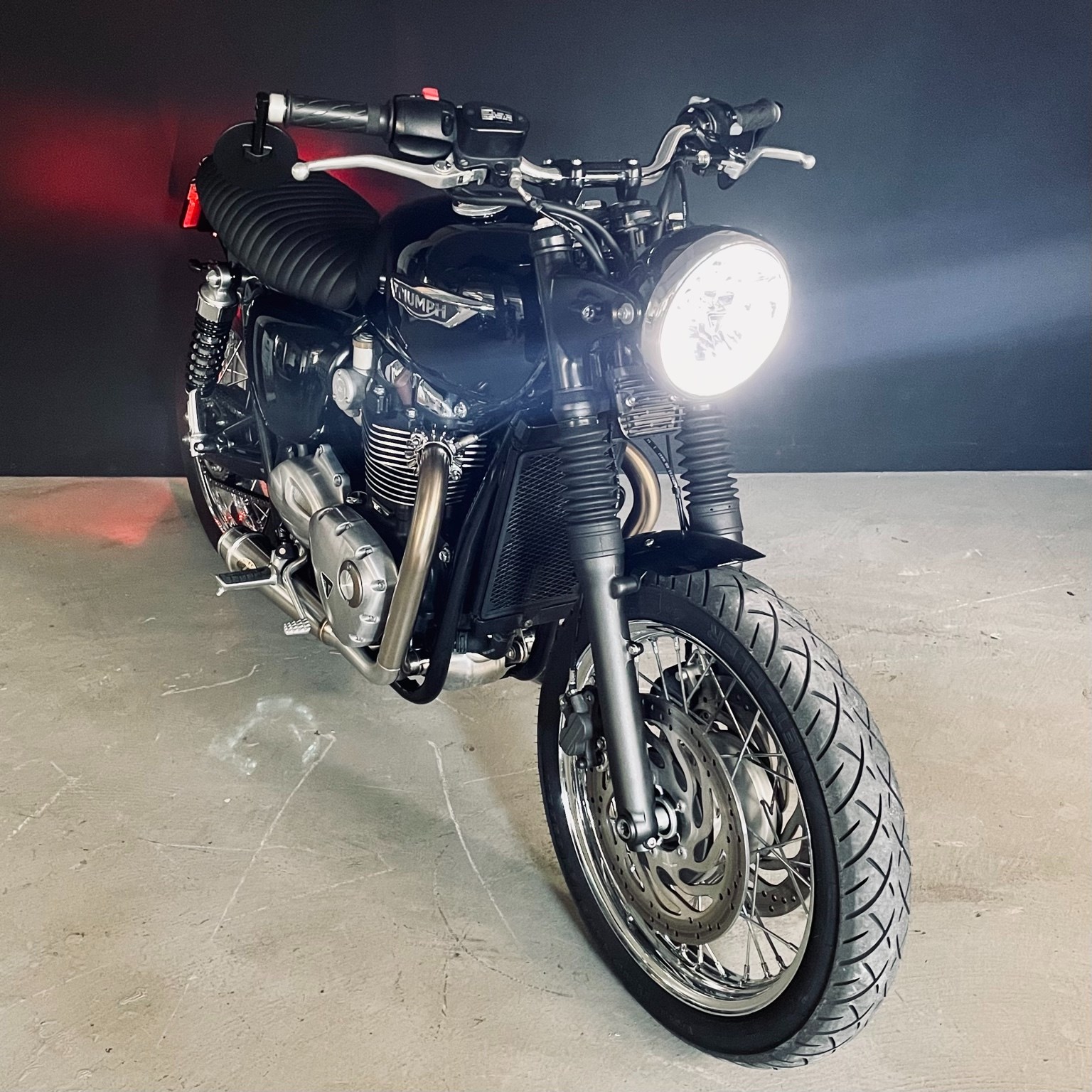 TRIUMPH Bonneville T120 ABS-image-3