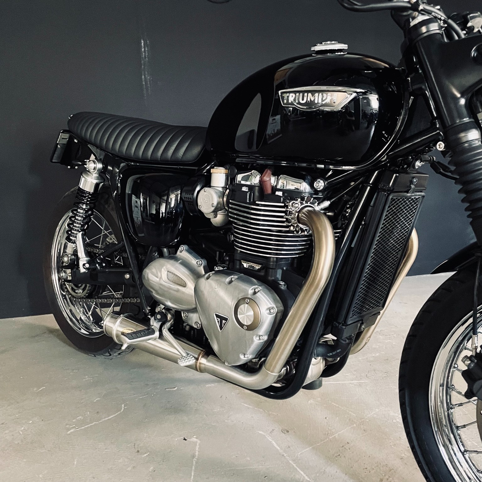 TRIUMPH Bonneville T120 ABS-image-6