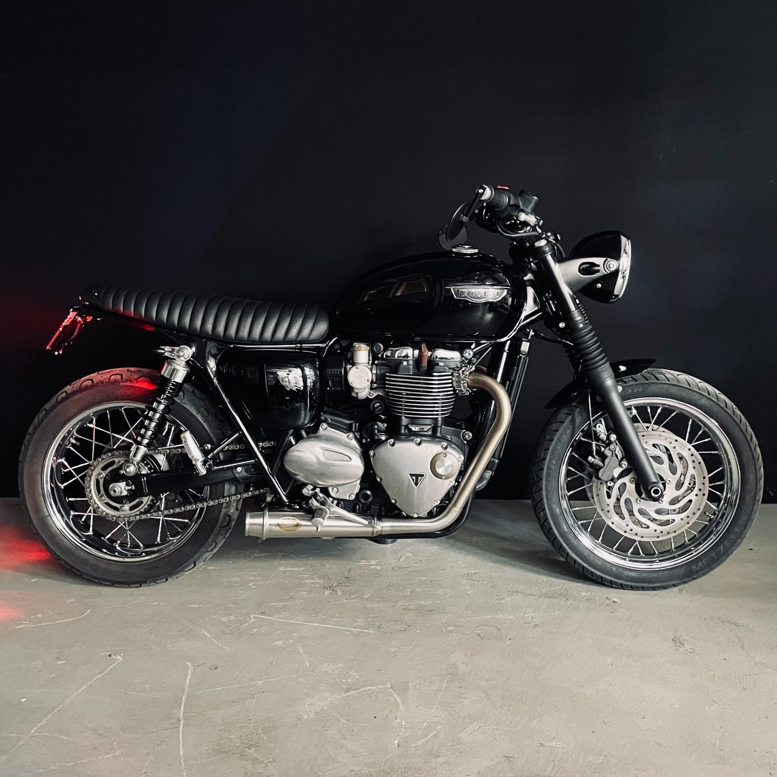 TRIUMPH Bonneville T120 ABS-image-1