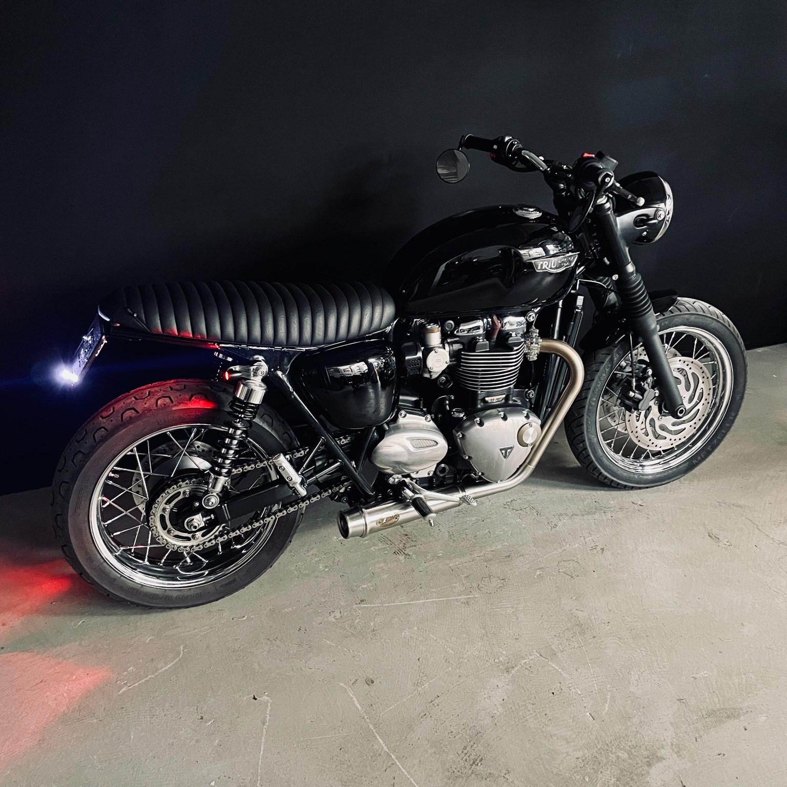 TRIUMPH Bonneville T120 ABS-image-2