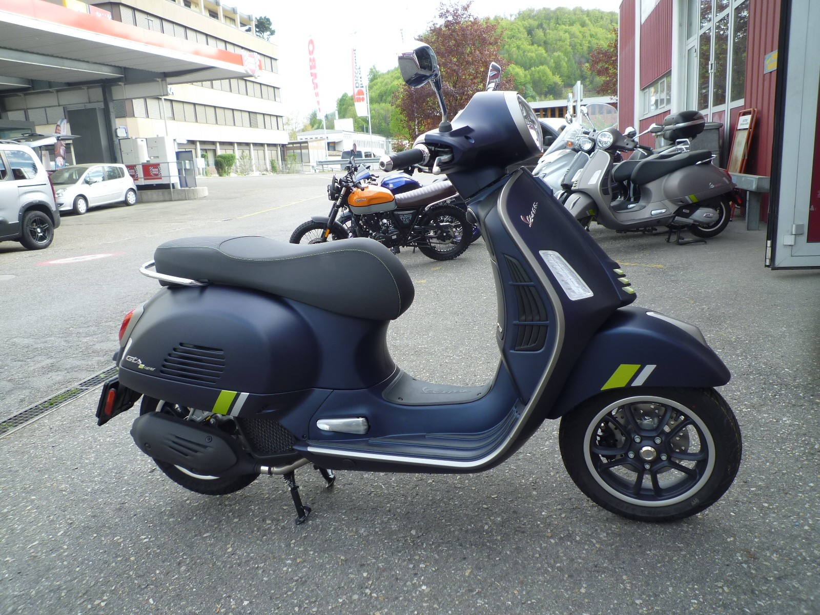 PIAGGIO Vespa GTS 125 Super Tech ABS-image-1