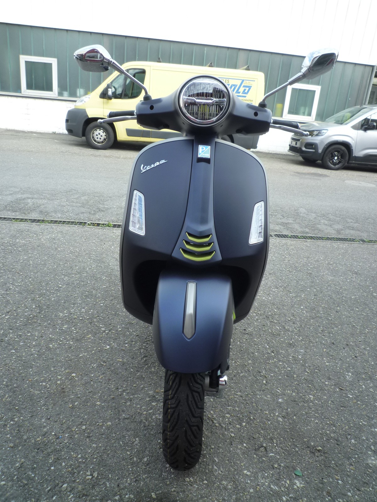 PIAGGIO Vespa GTS 125 Super Tech ABS-image-3