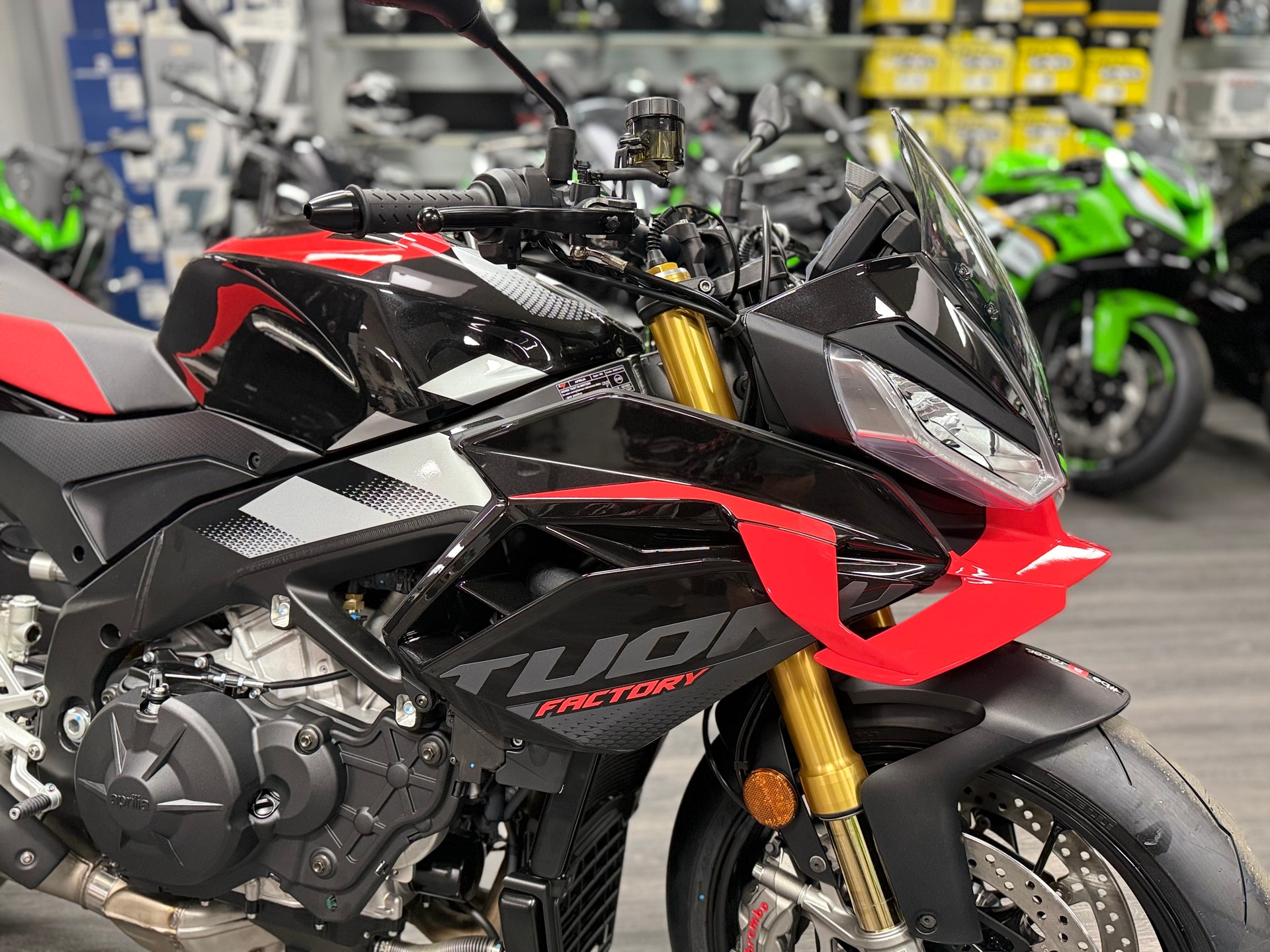 APRILIA Tuono V4 1100 Factory E5+ 2025 Dark Kracken-image-2