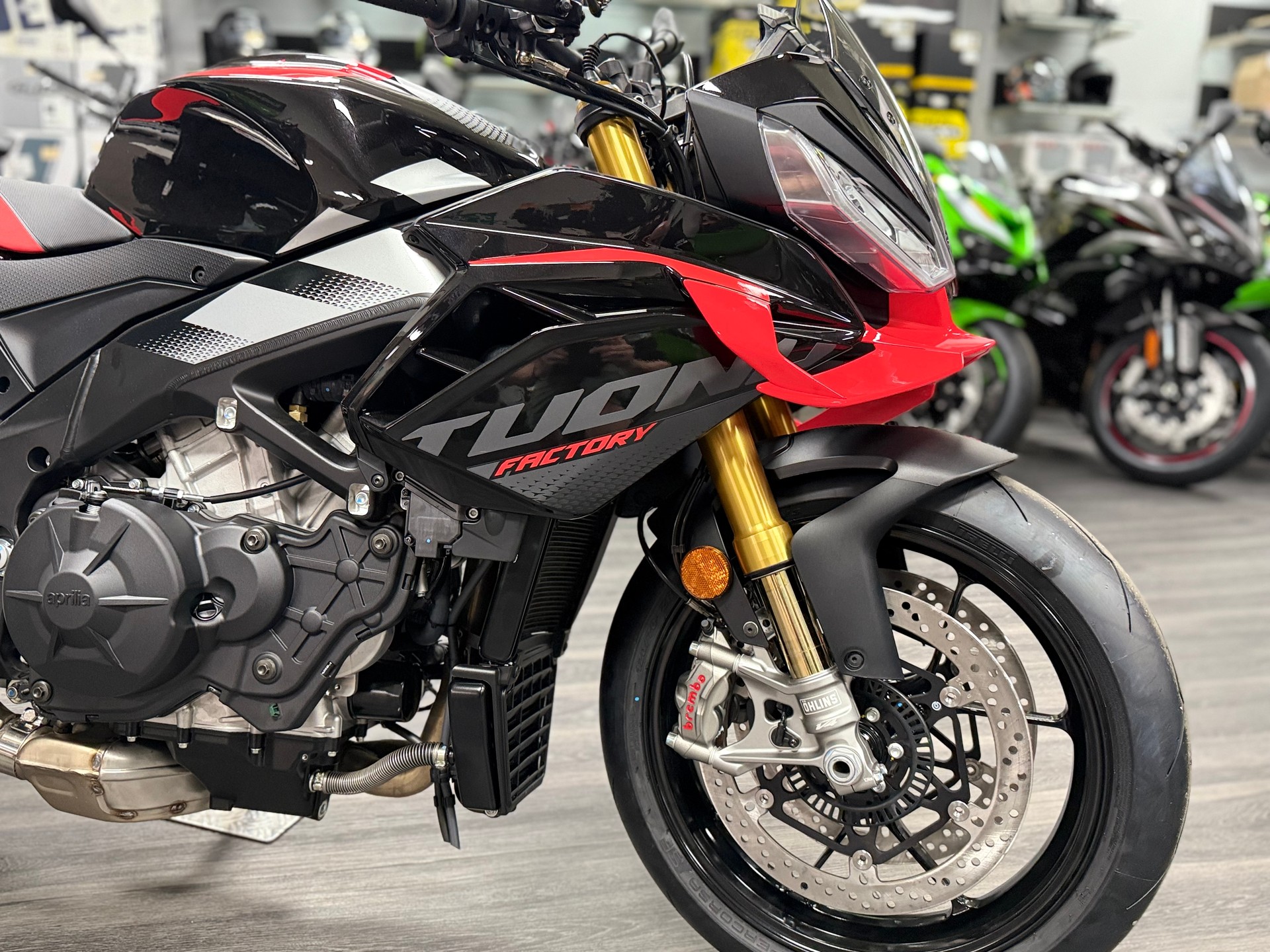 APRILIA Tuono V4 1100 Factory E5+ 2025 Dark Kracken-image-3