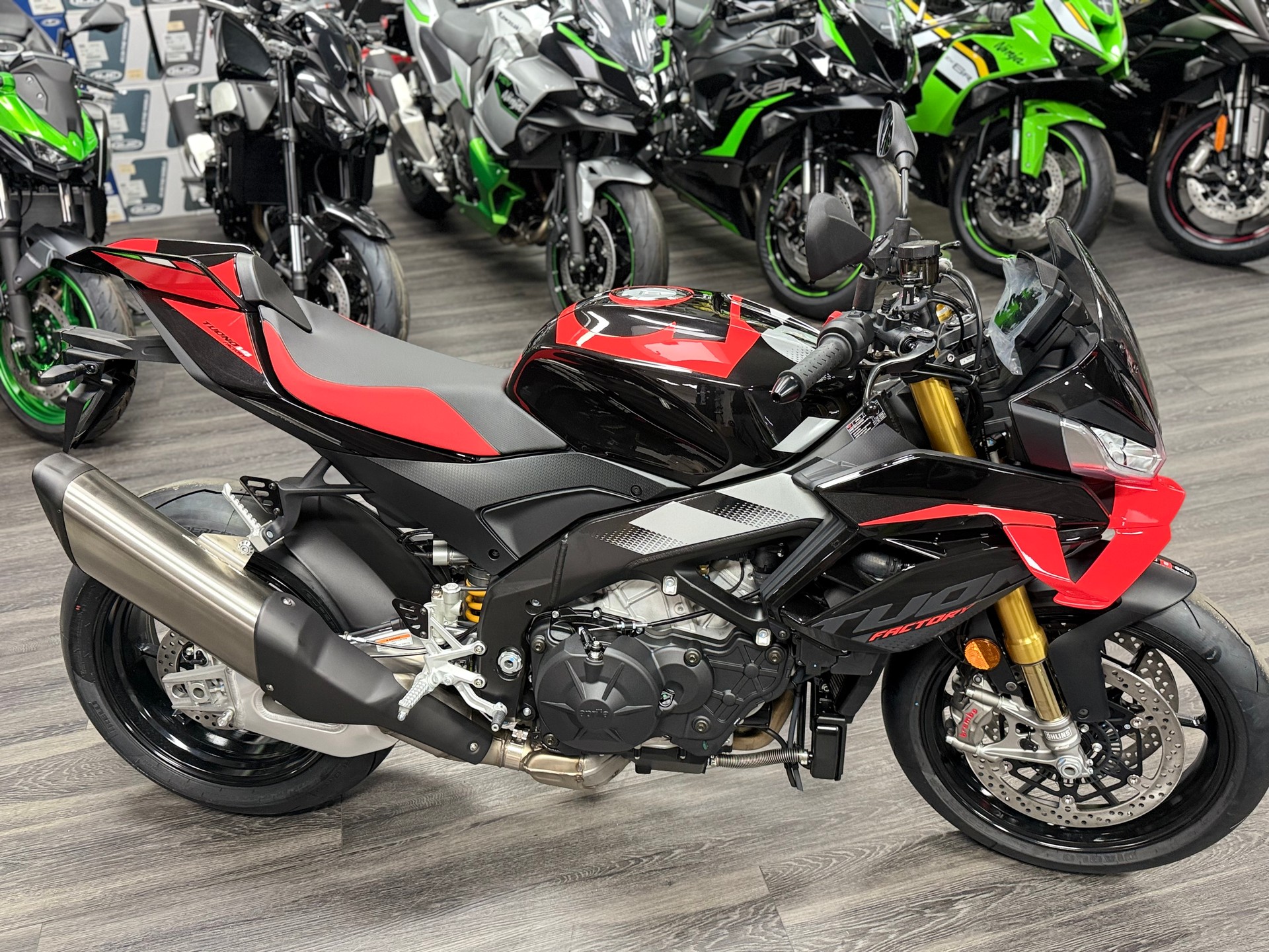 APRILIA Tuono V4 1100 Factory E5+ 2025 Dark Kracken-image-5