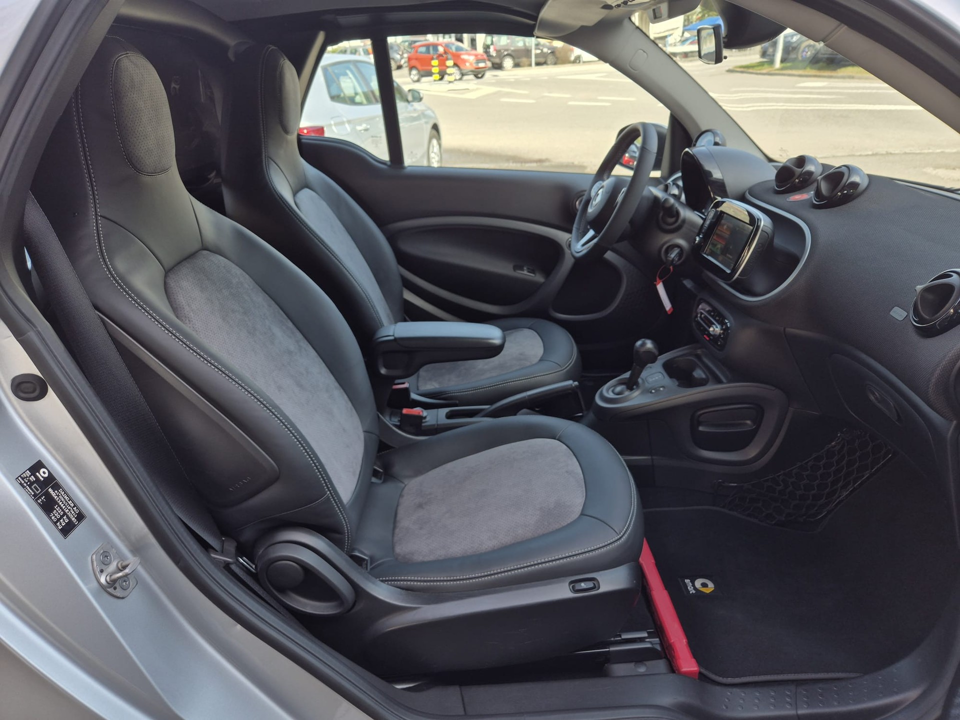 SMART fortwo cabrio twinmatic Maserati-image-10