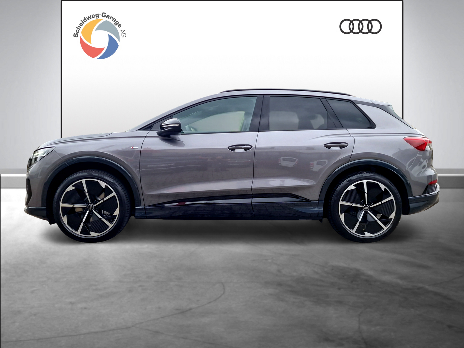 AUDI Q4 e-tron 45 Edition Swiss Ski quattro-showroom-element-2