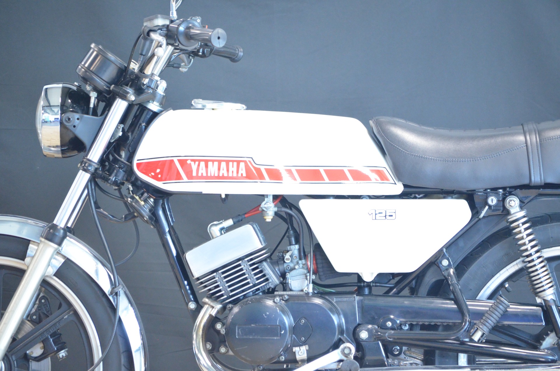 YAMAHA RD 125-image-5