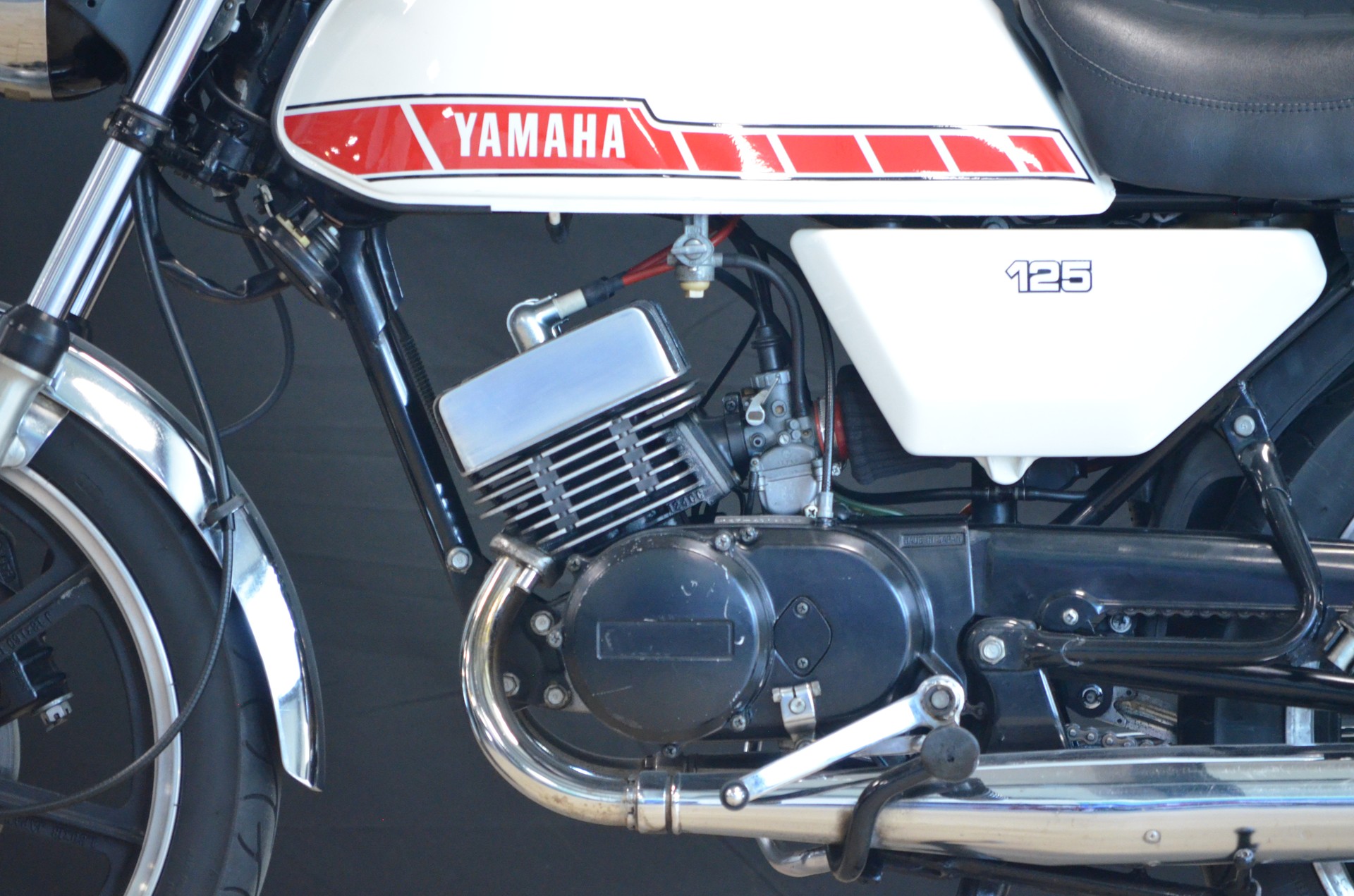 YAMAHA RD 125-image-7