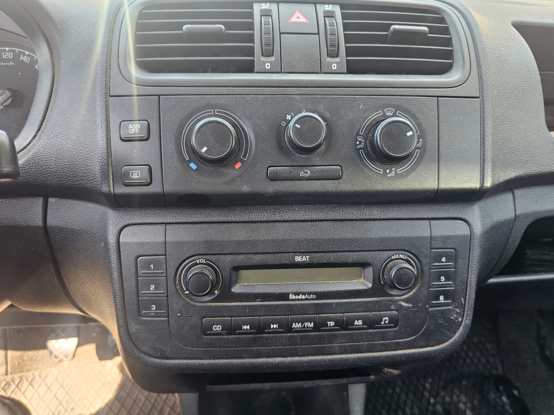 SKODA Praktik 1.2 12V-image-9