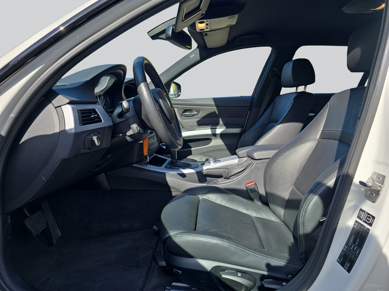 BMW 325i Touring Steptronic-image-15