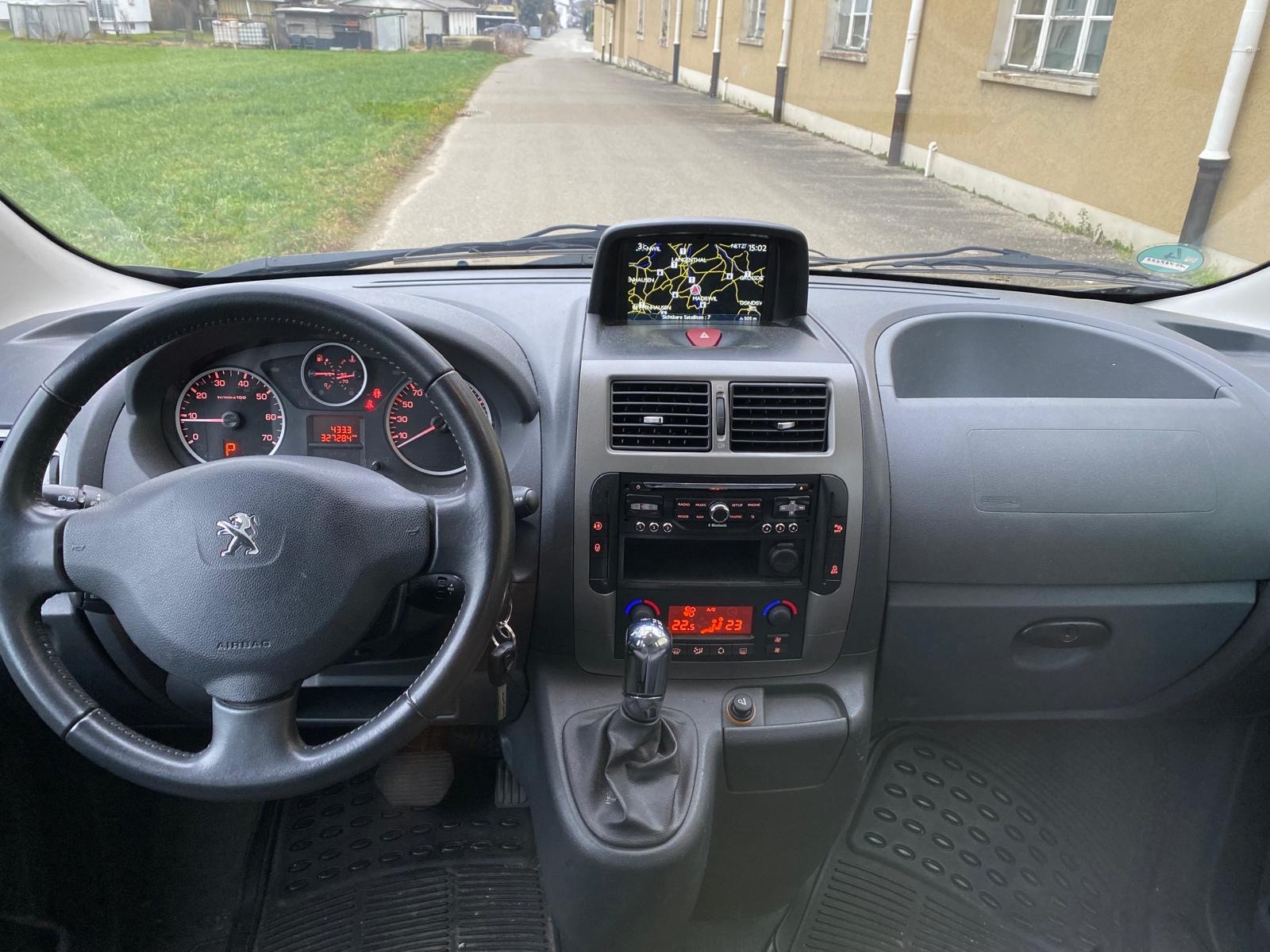 PEUGEOT Expert Tepee 2.0 HDi A Shuttle L2-image-14