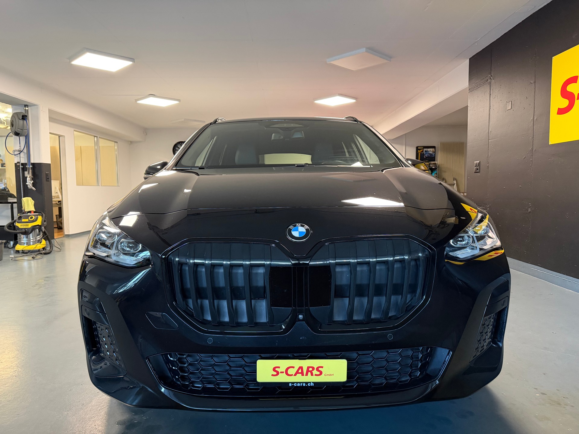 BMW 220i Active Tourer M Sport DKG-image-6