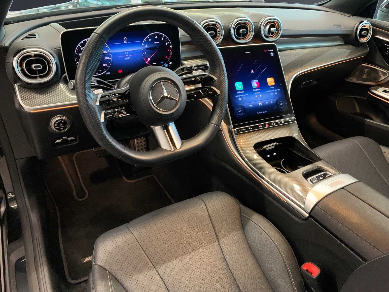 MERCEDES-BENZ CLE 300 Cabrio 4Matic 9G-Tronic-image-6