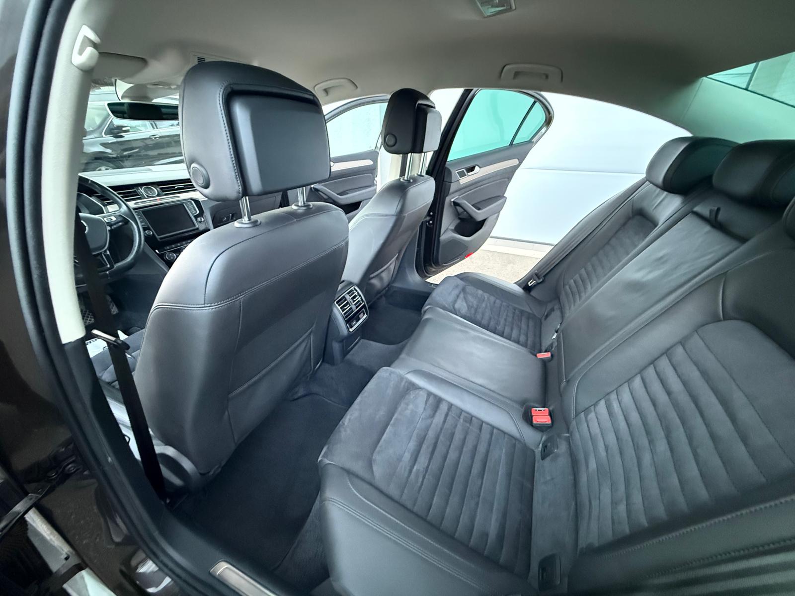 VW Passat 2.0 TSI BMT Highline DSG-image-9