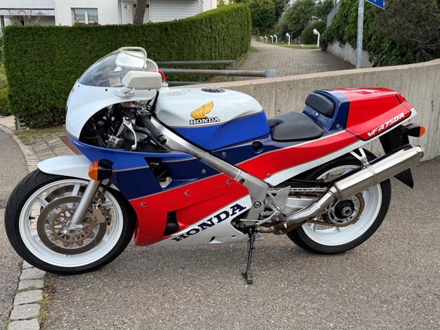 HONDA R / RC30-image-6