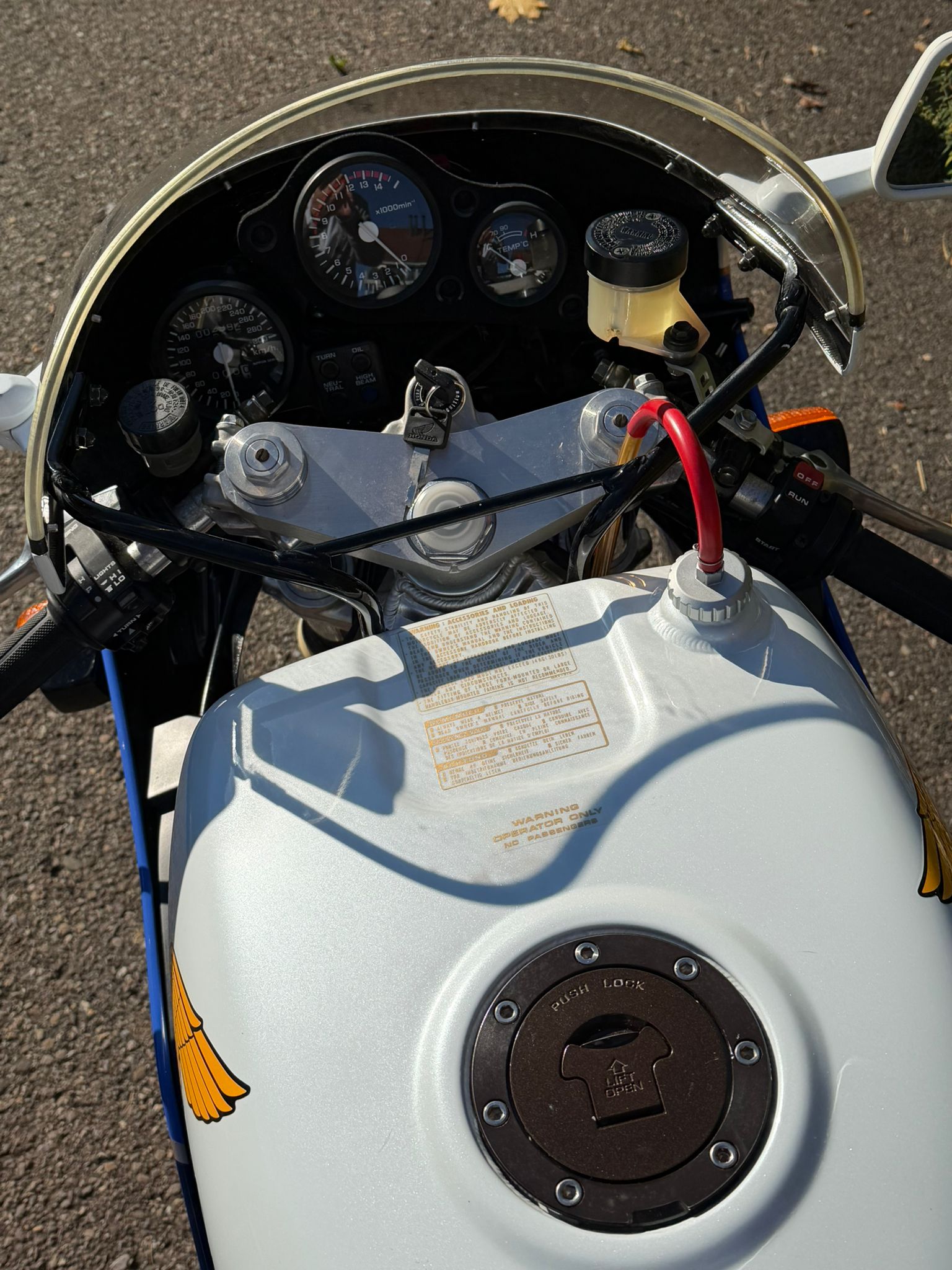 HONDA R / RC30-image-1
