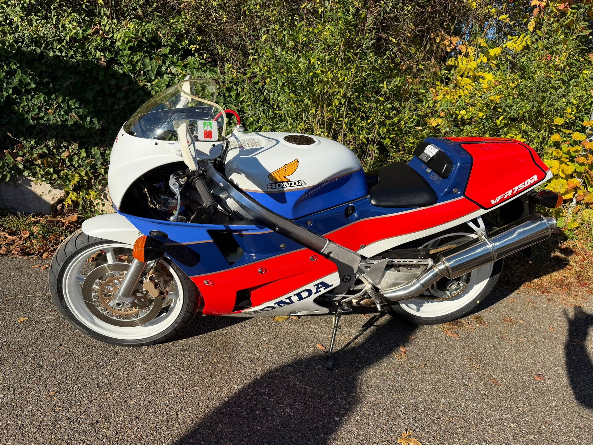HONDA R / RC30-image-3