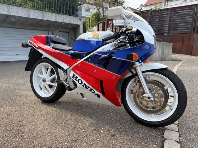 HONDA R / RC30
