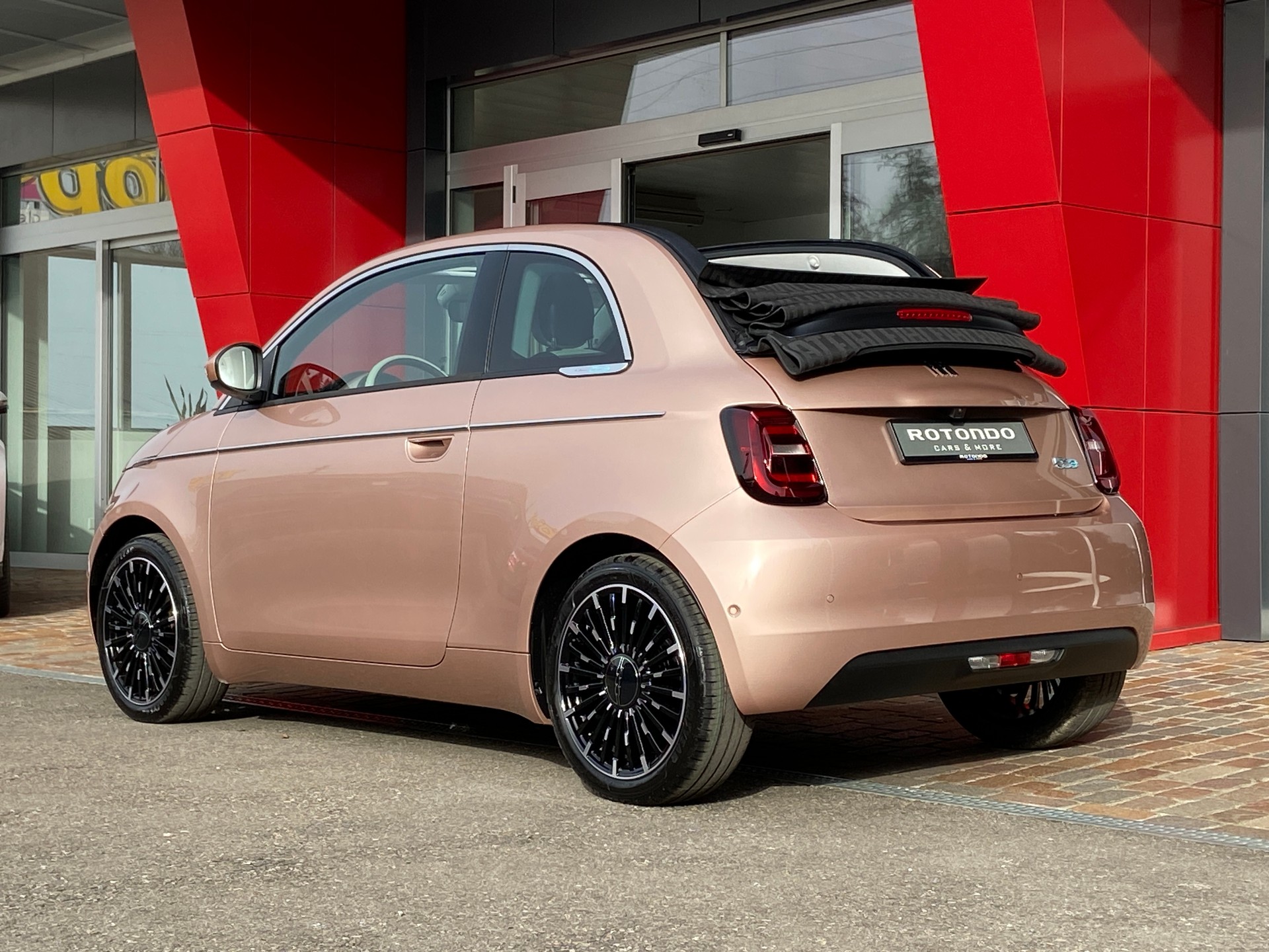 FIAT 500 C electric 87 kW La Prima-image-18