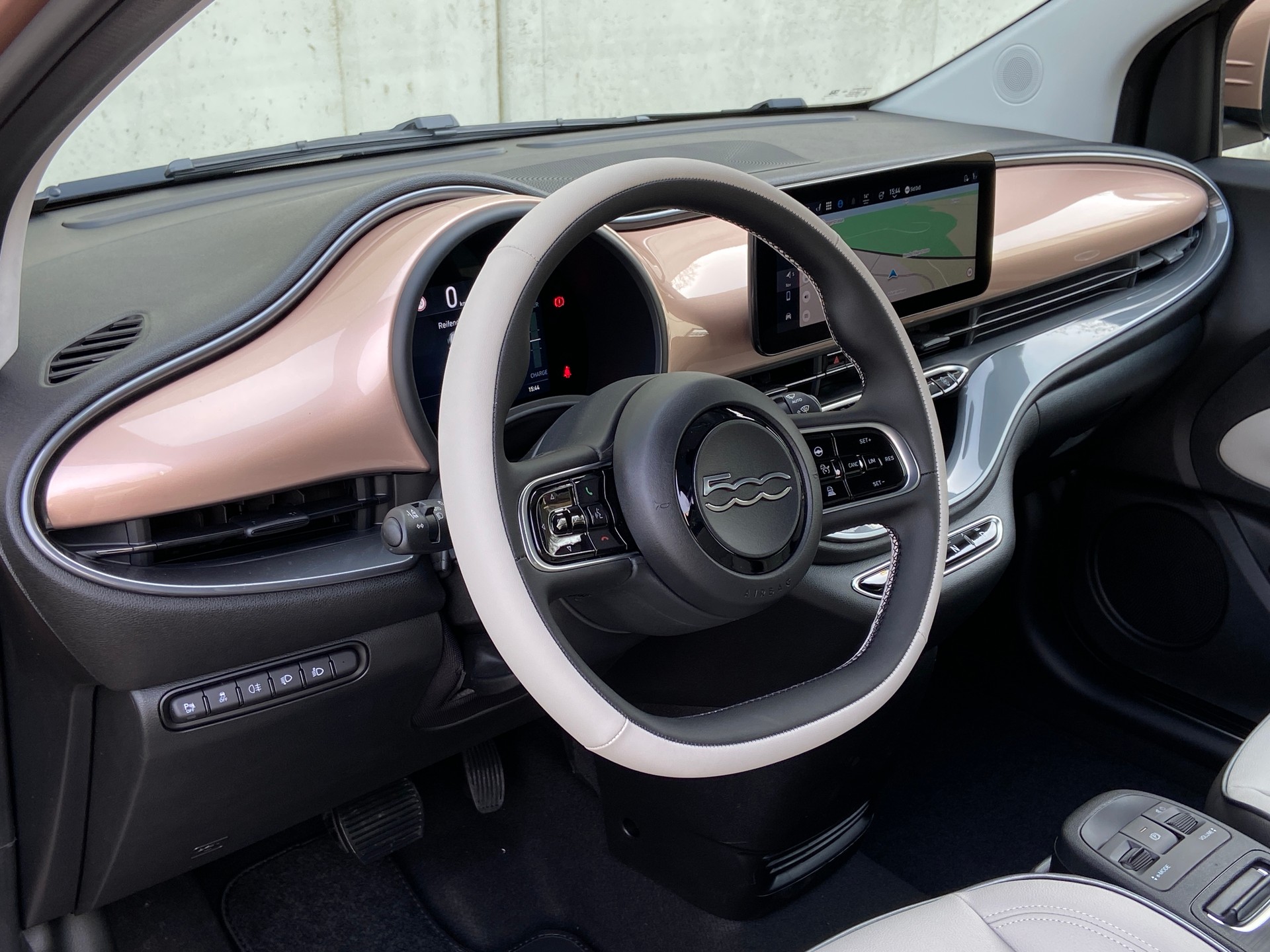 FIAT 500 C electric 87 kW La Prima-image-8
