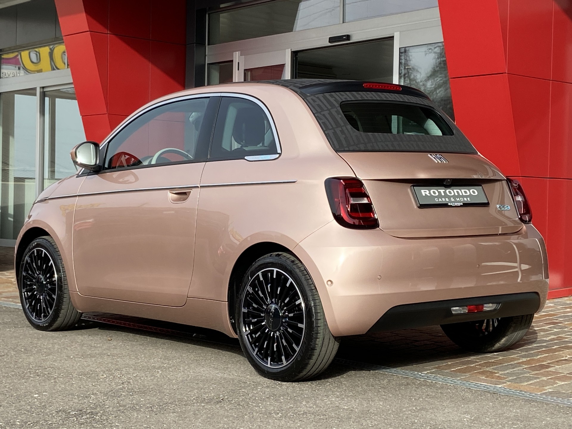 FIAT 500 C electric 87 kW La Prima-image-19