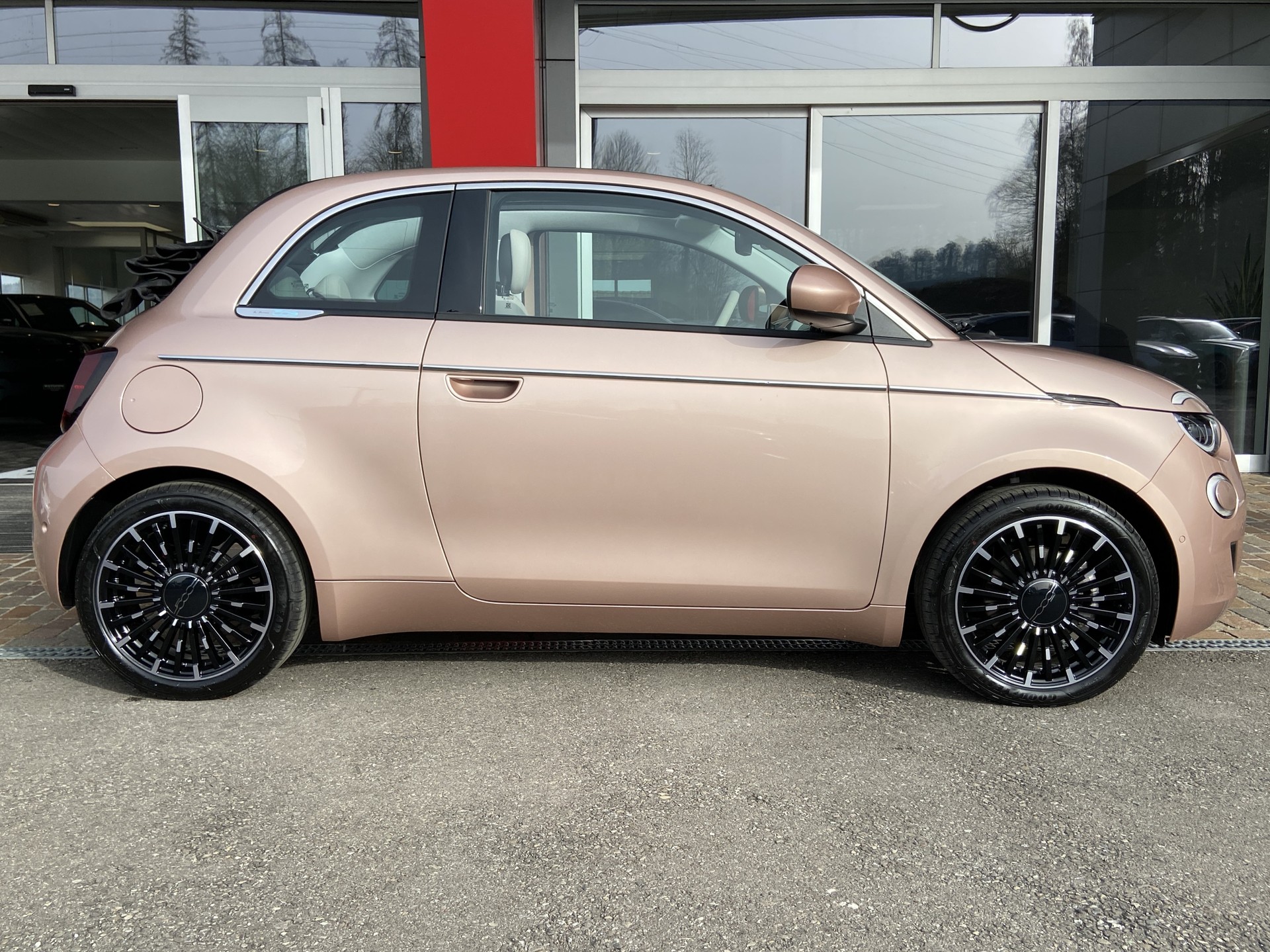 FIAT 500 C electric 87 kW La Prima-image-17