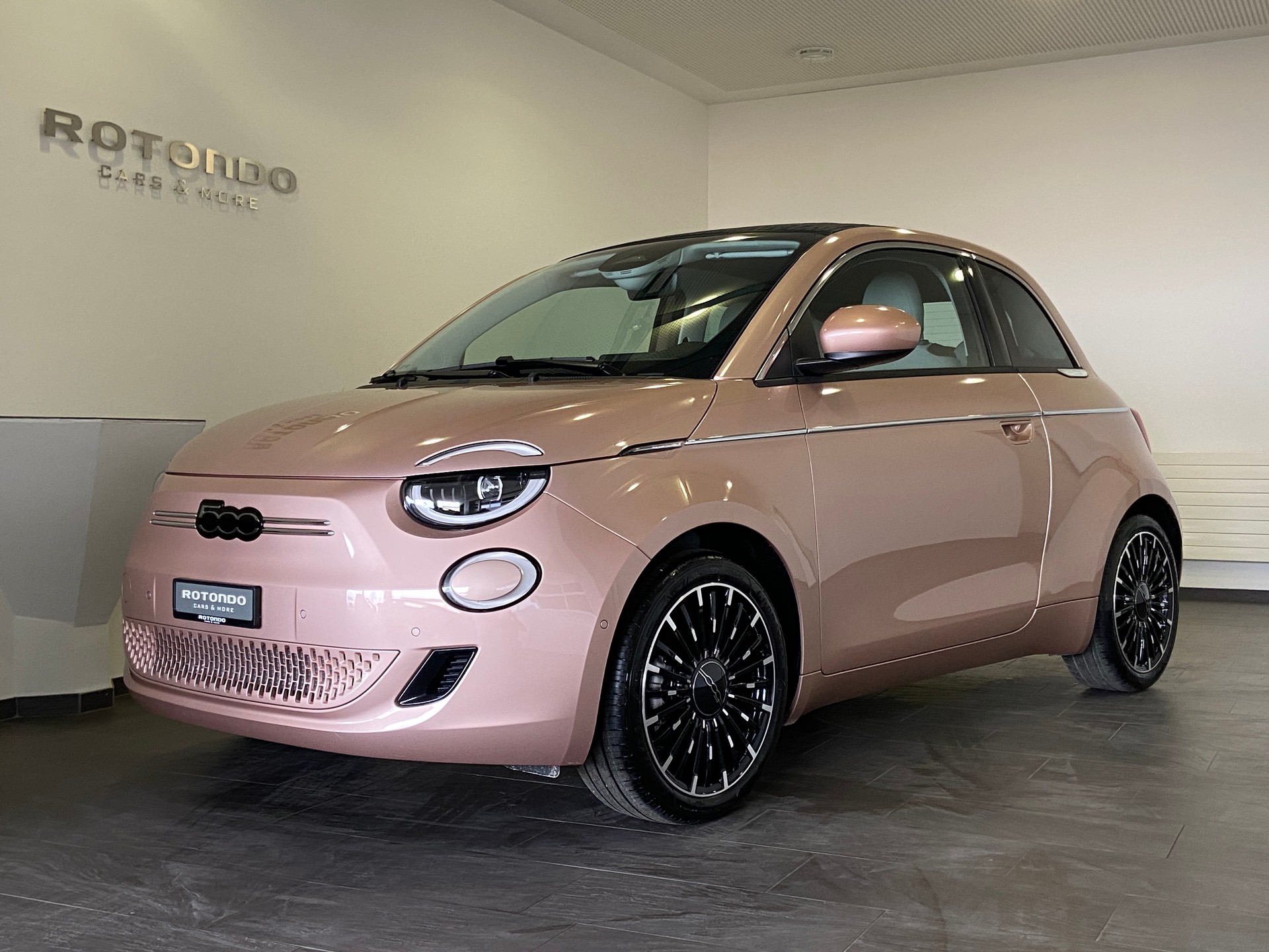 FIAT 500 C electric 87 kW La Prima-showroom-element-1