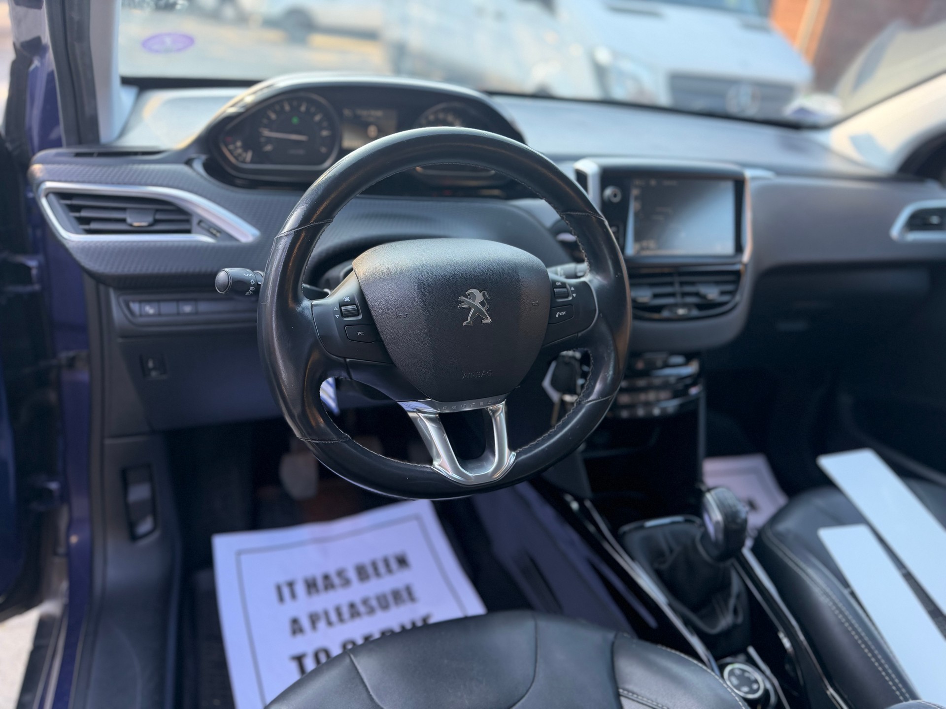 PEUGEOT 2008 1.2 PureTech Active-image-8