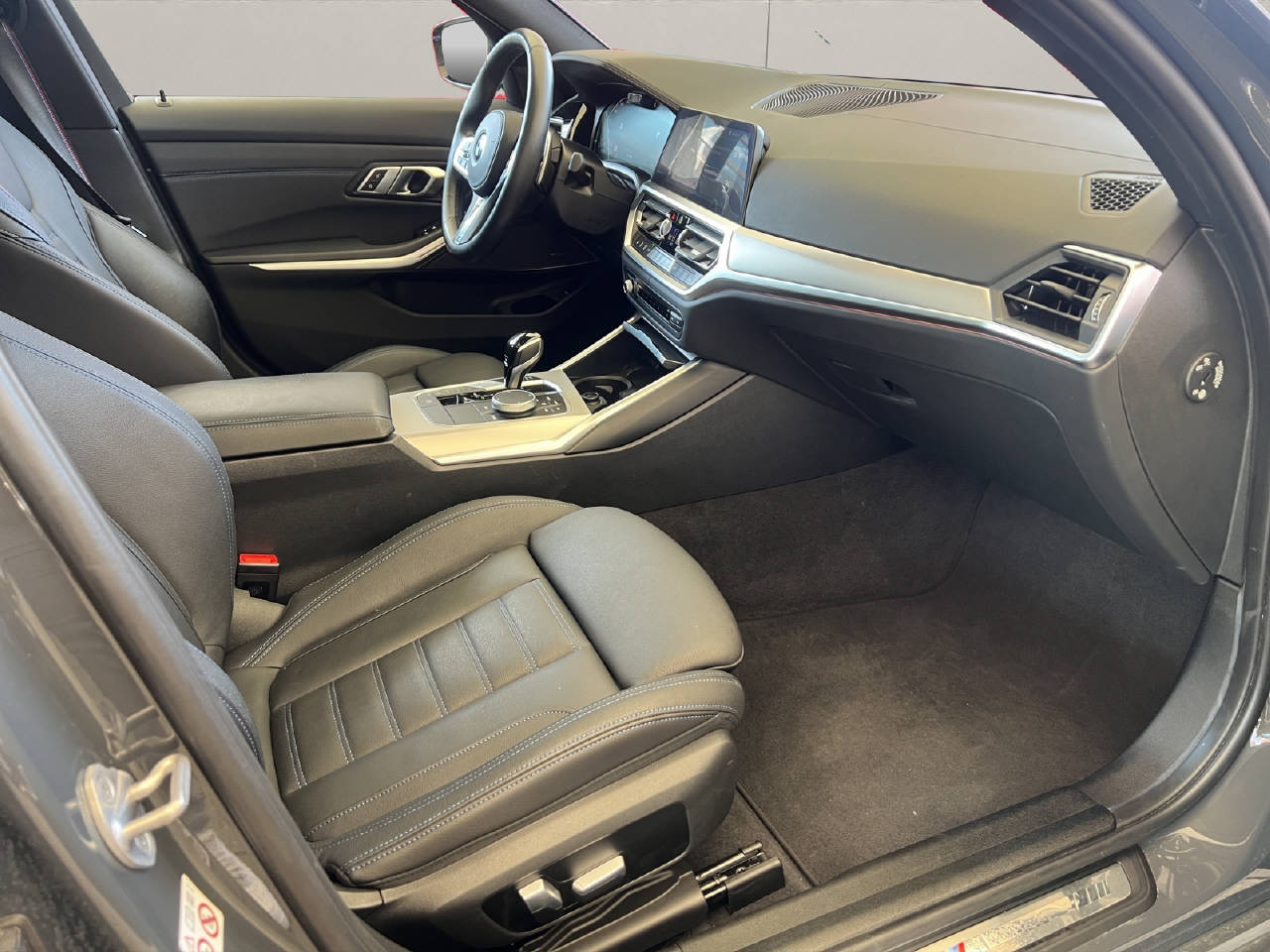 BMW M340d xDrive Touring 340PS-image-11