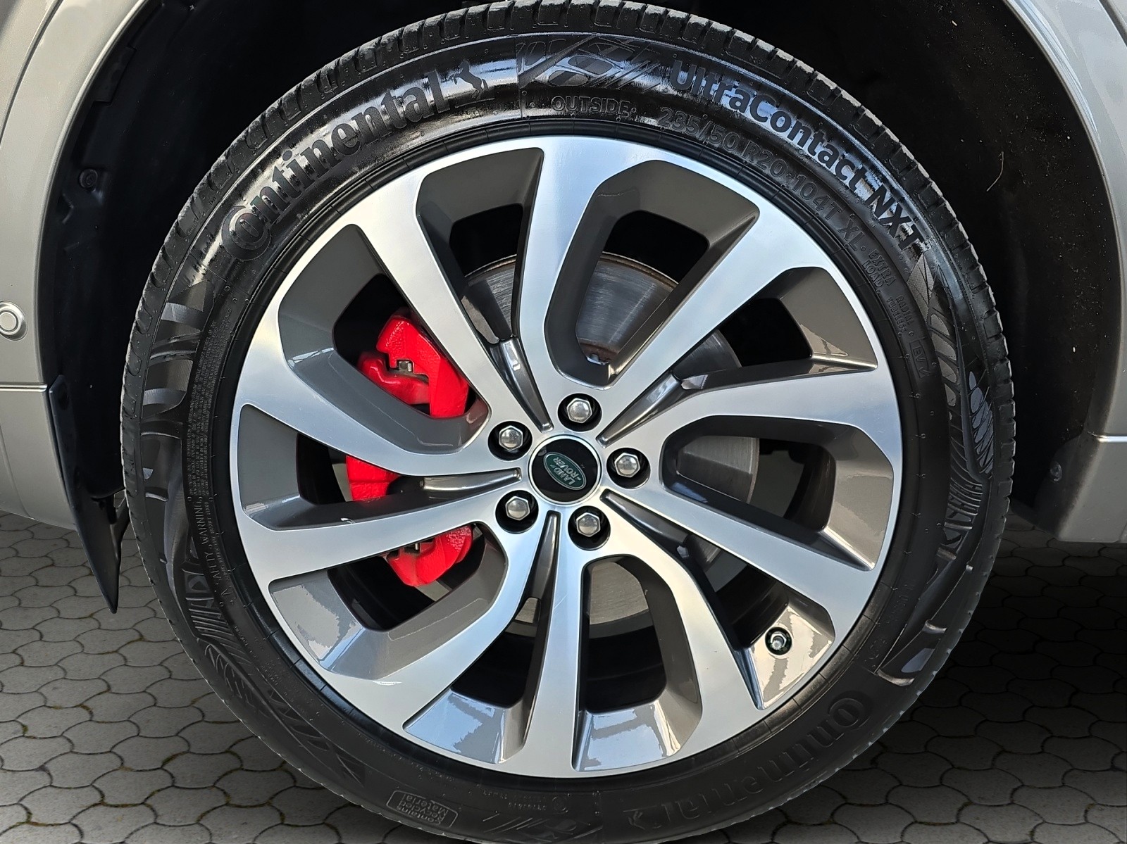 LAND ROVER Discovery Sport R Dyn D240 2.0D SD4 MHEV HSE AT9 mit AHK-image-8