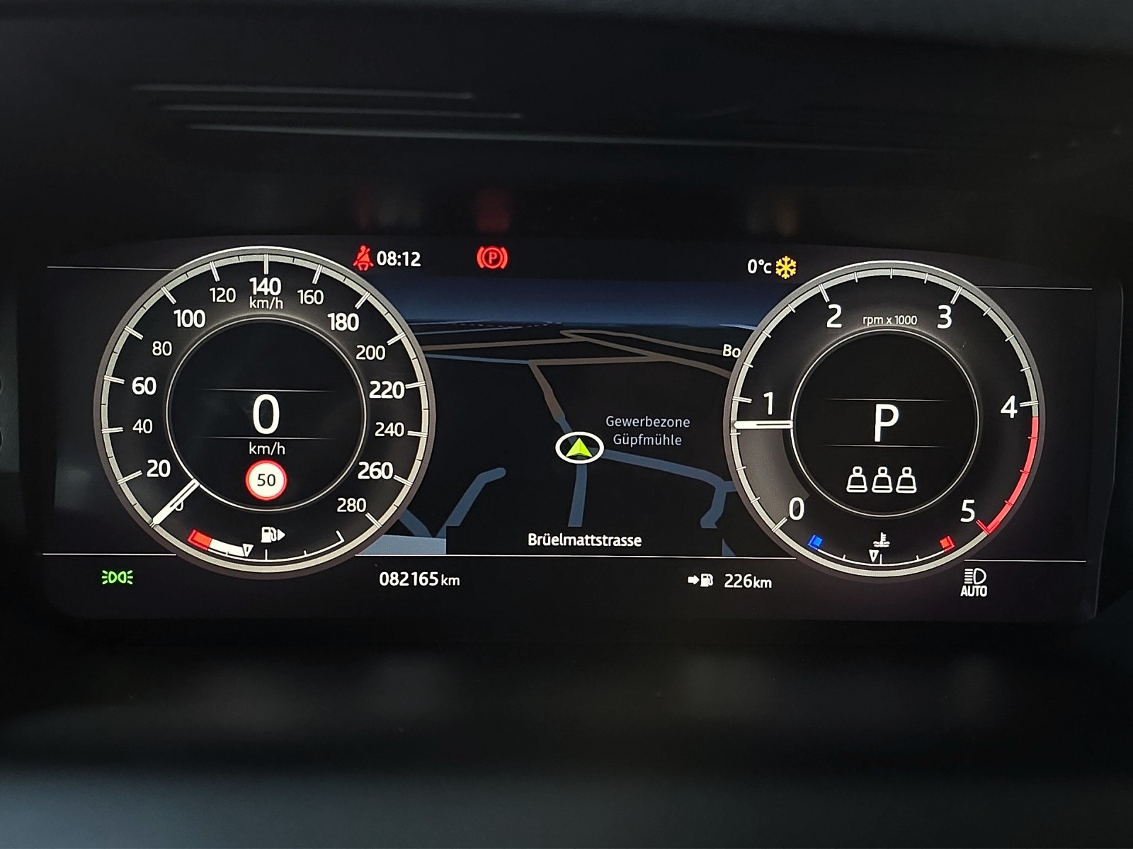 LAND ROVER Discovery Sport R Dyn D240 2.0D SD4 MHEV HSE AT9 mit AHK-image-17