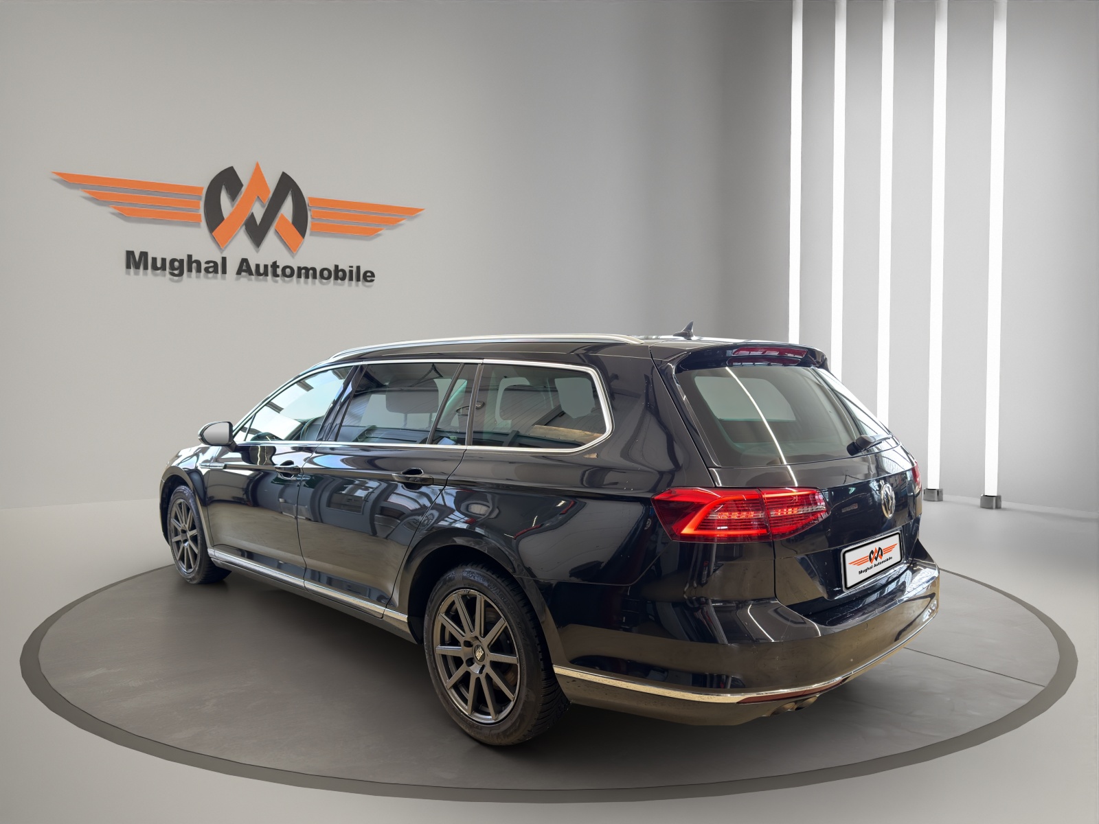 VW Passat Variant 2.0 TDI SCR BMT Sport DSG-image-5