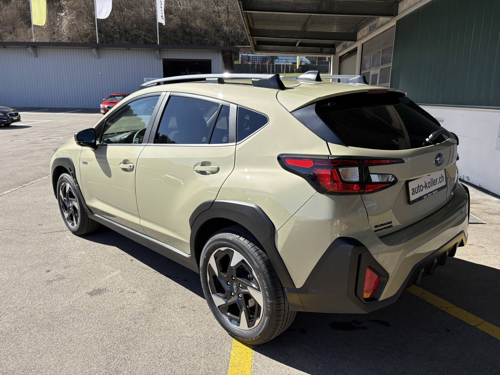 SUBARU Crosstrek 2.0i e-Boxer Swiss Plus-image-1
