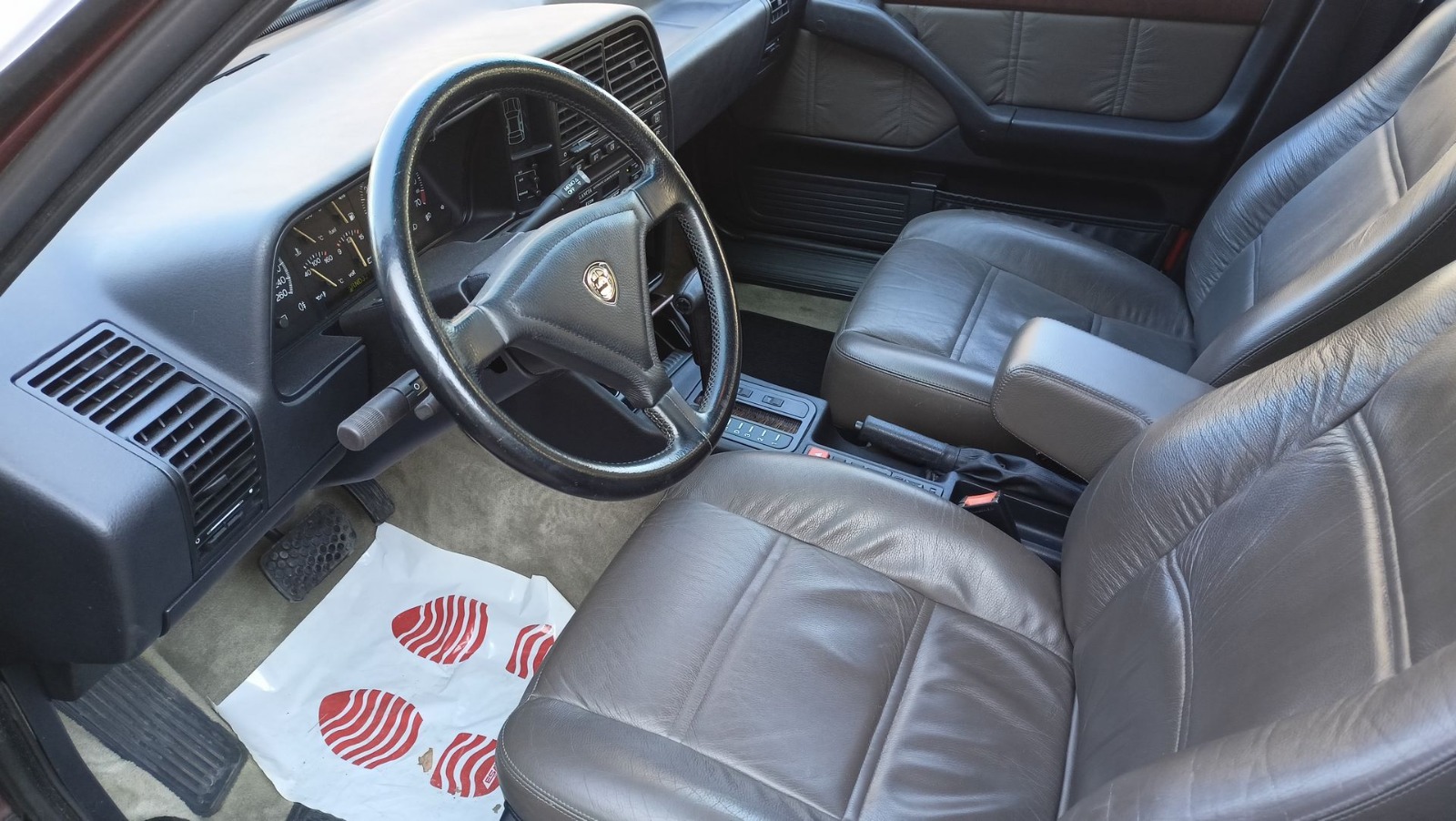 LANCIA Thema 3.0 V6 LS-image-5