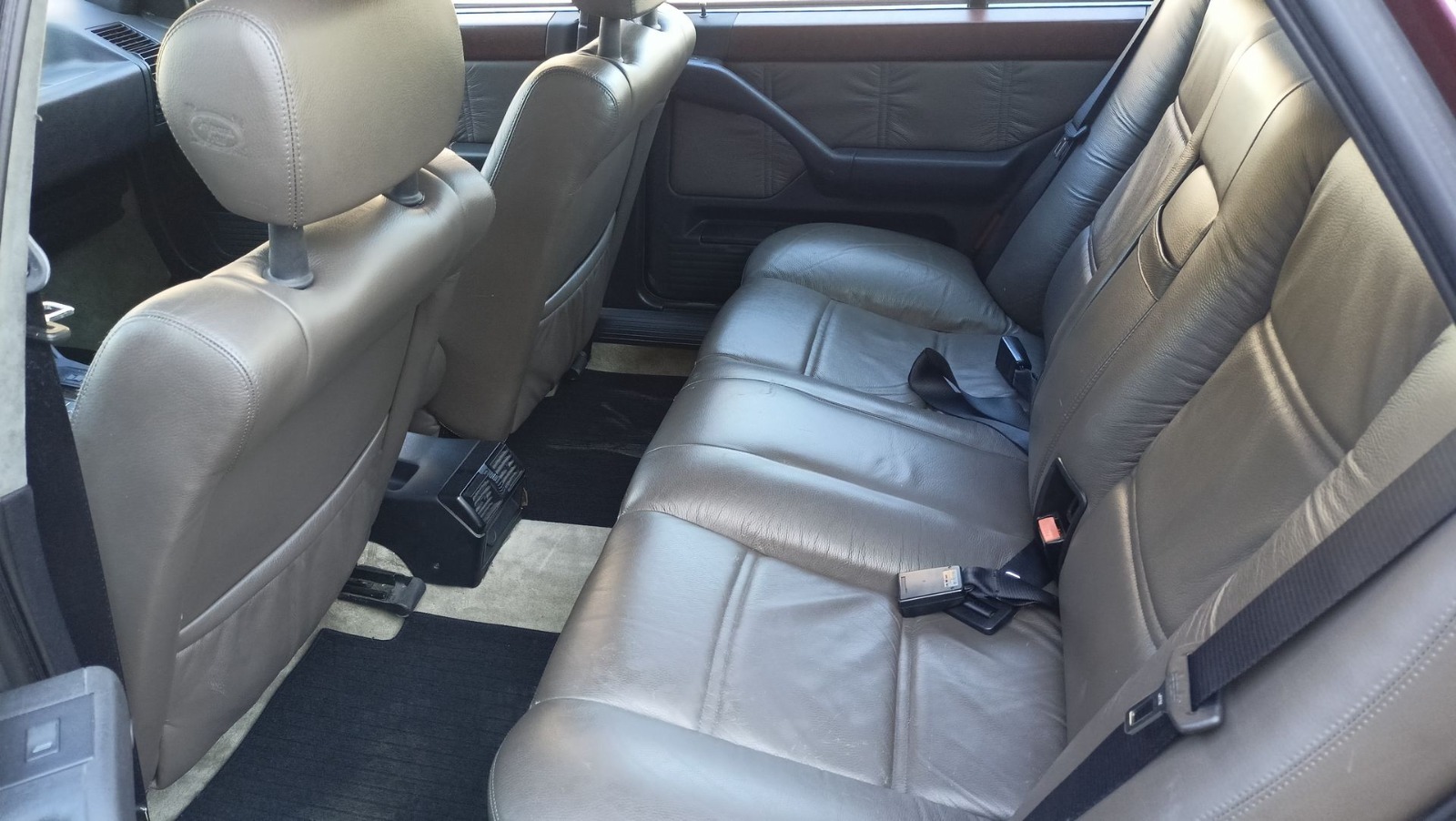 LANCIA Thema 3.0 V6 LS-image-6