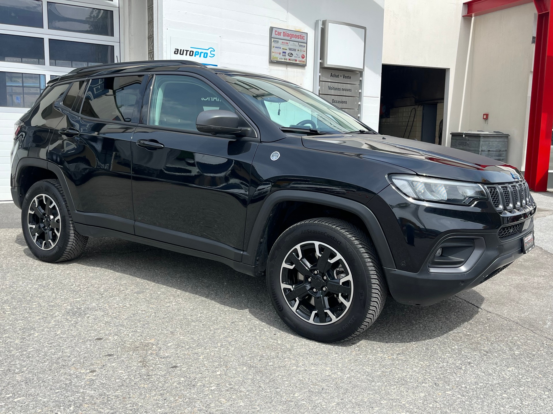 JEEP Compass 1.3 T PHEV Trailhawk AWD-showroom-element-1