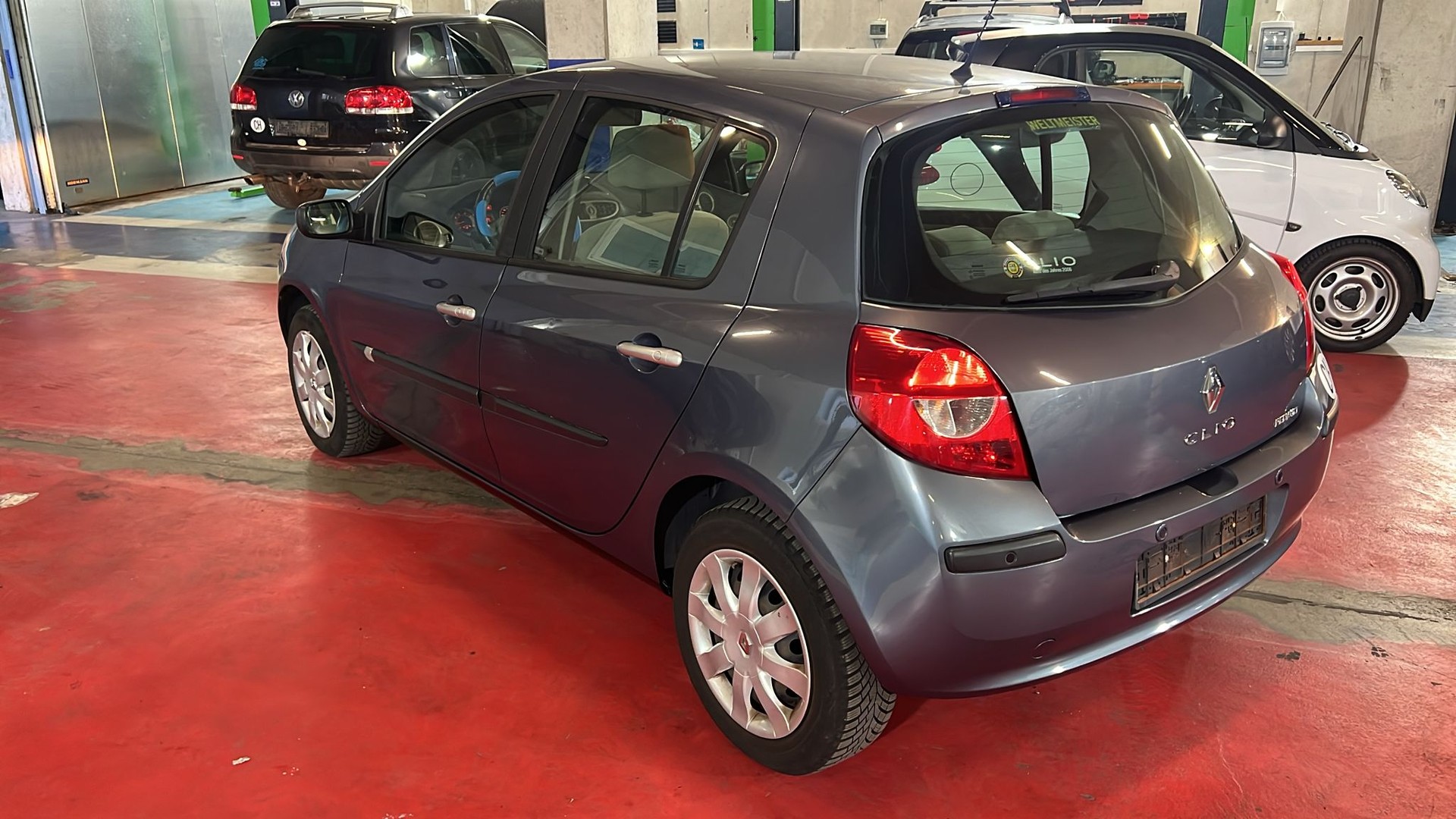 RENAULT Clio 1.6 16V-showroom-element-3