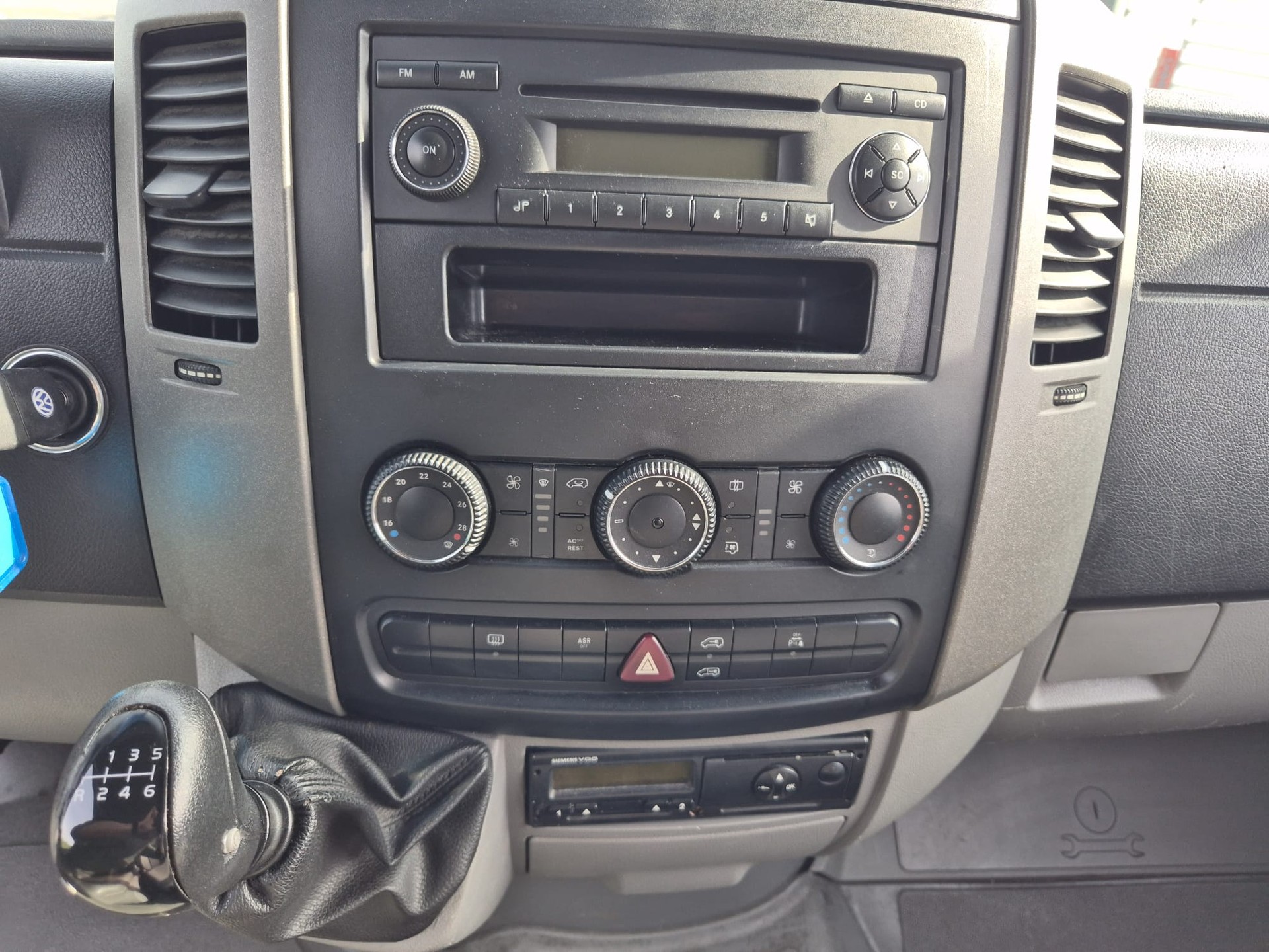 VW Crafter 35 2.5 TDI 109 PS-image-26