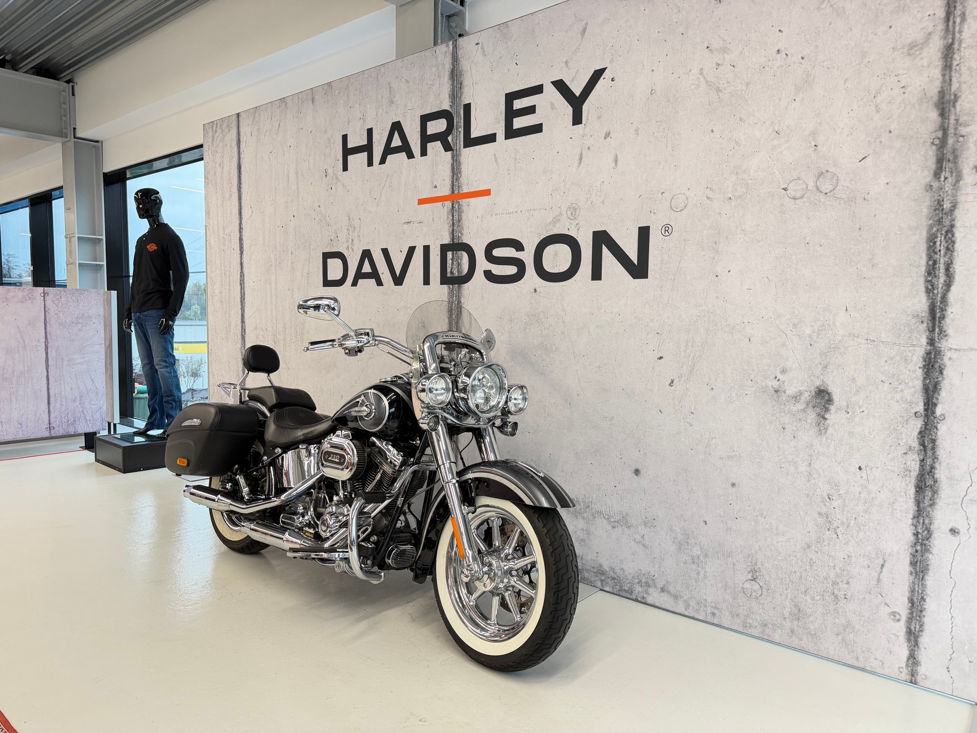 HARLEY-DAVIDSON FLSTNSE Softail Deluxe ABS CVO-image-1