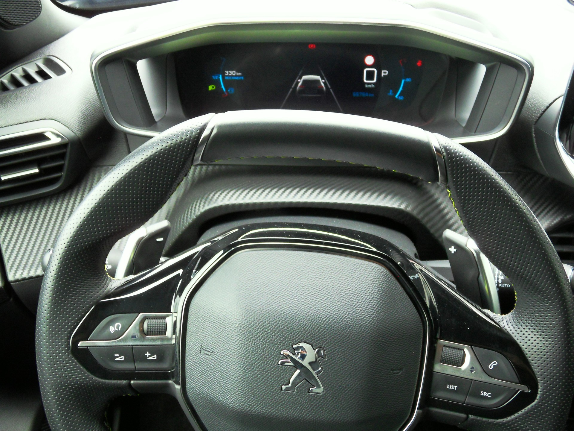 PEUGEOT 2008 1.2 PureTech GT EAT8-image-16